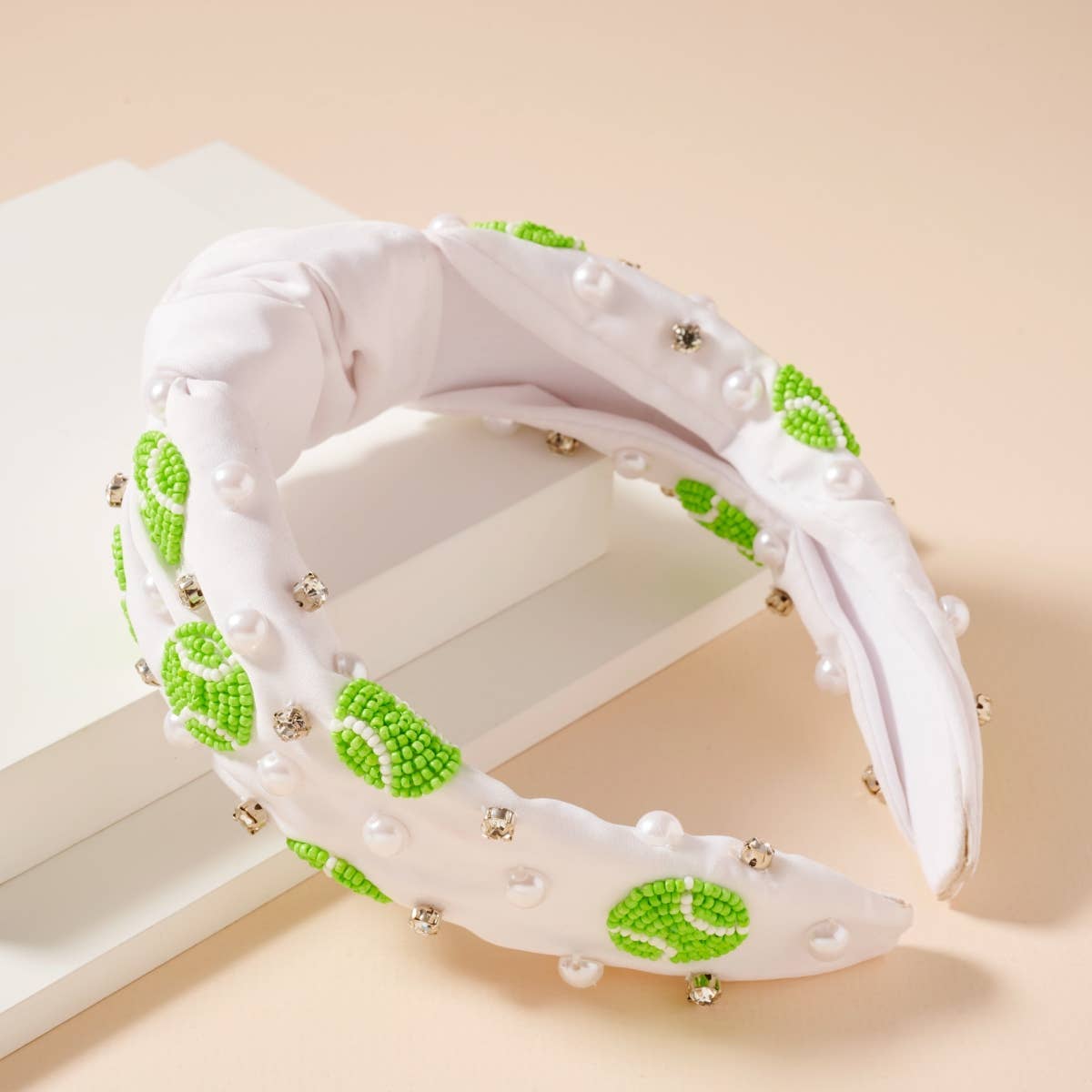 Hvid Tenniskuglepandebånd med perler for engroshandel på Faire1