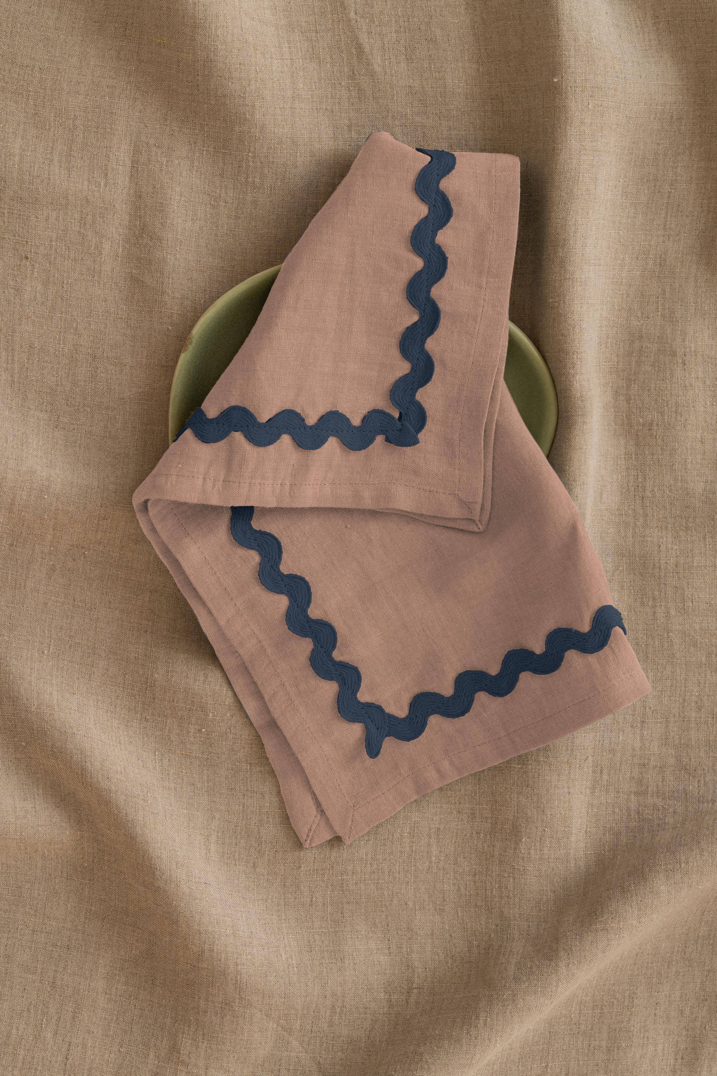 Live Linen - Wholesale Dinner & Cloth Napkin - Blue Lace Trim Linen Napkin – Elegant Dining3