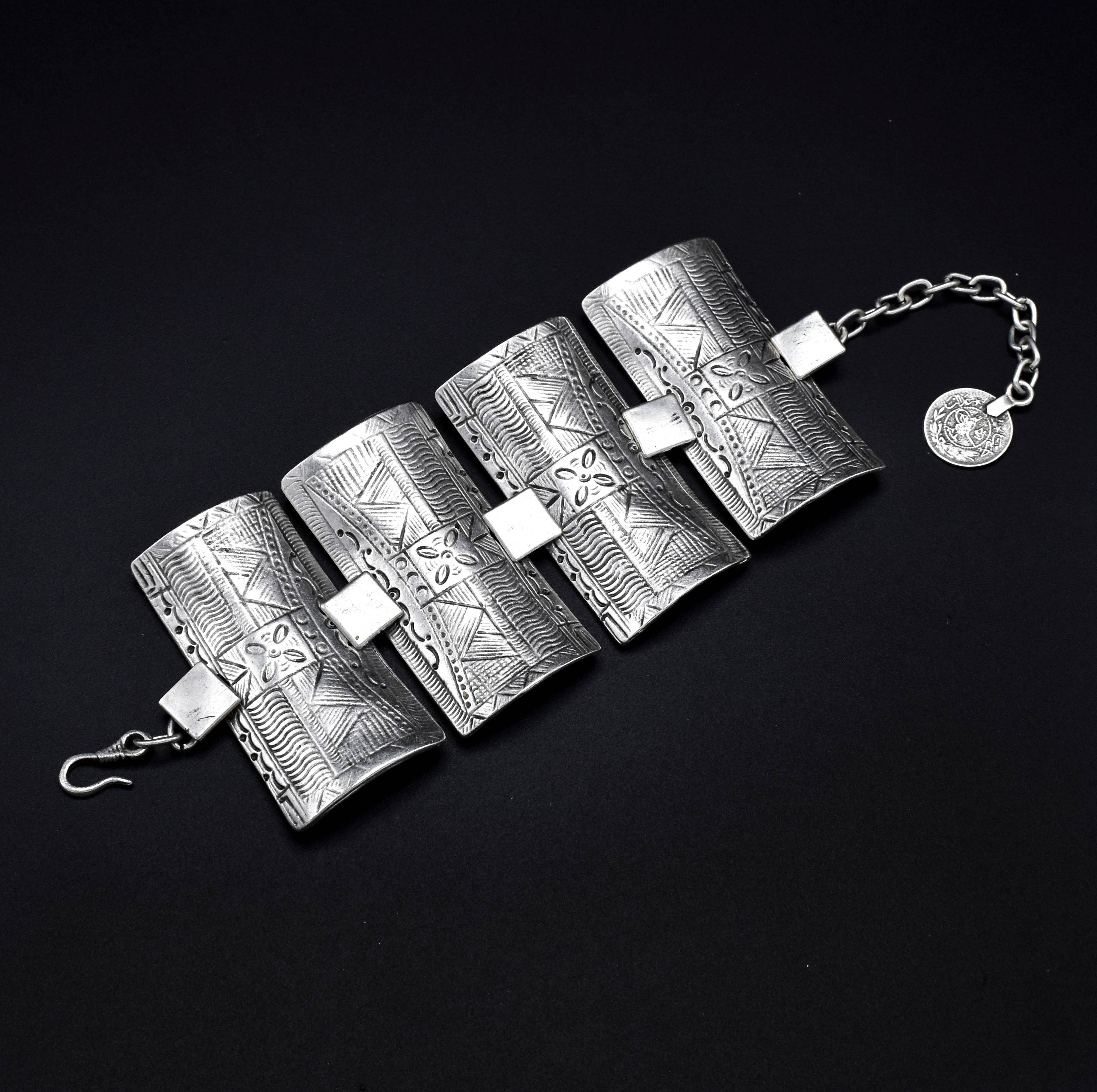 Chanour - Venta al por mayor Pulseras de abalorios/colgantes - Pulsera de disco étnico rectangular de peltre hecha a mano - 26534