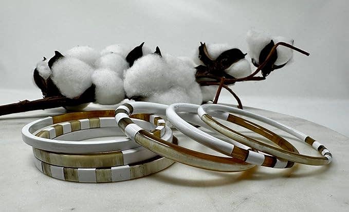 Maison Yvelise – wholesale Manschettarmband – Vietnam vita buffelhornarmband4