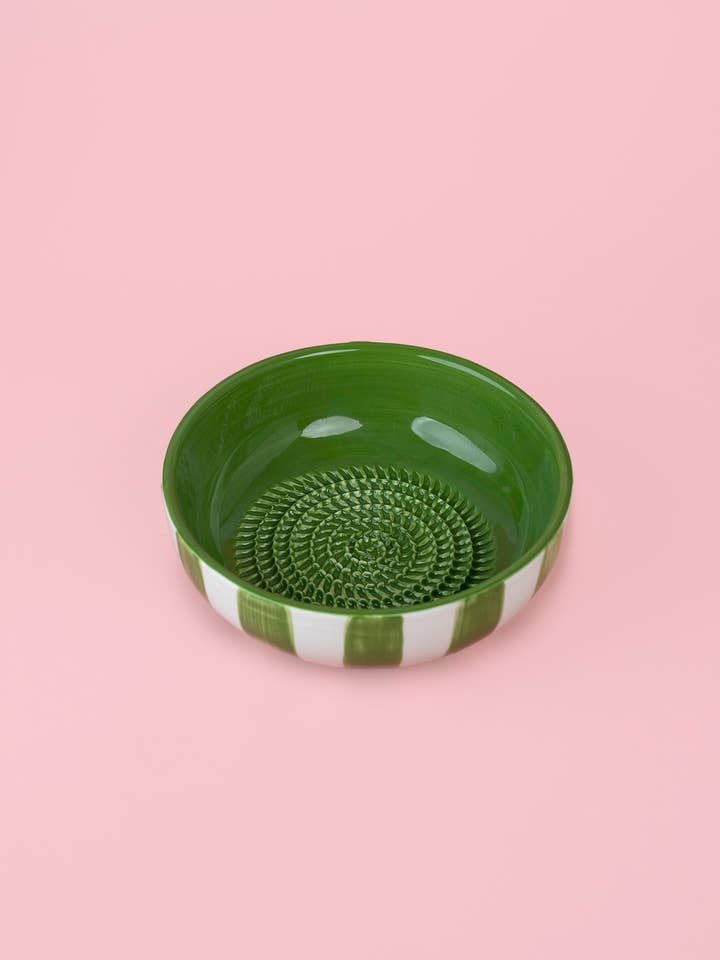 Medium Vintage Pottery Grater Plate / OLIVA para venta al por mayor de Alfar Tierra Cocida