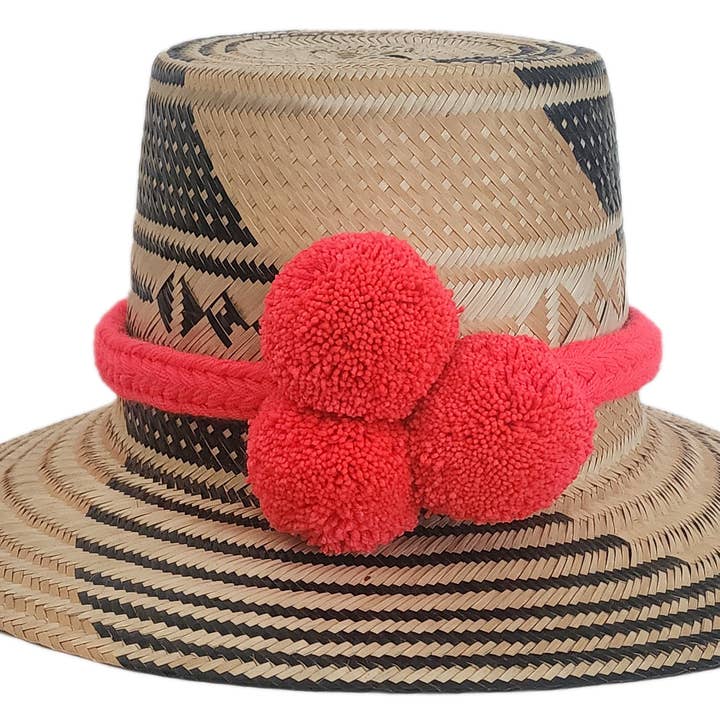 Cappello Wayuu fatto a mano Violette per la vendita all'ingrosso da parte di Wuitusu