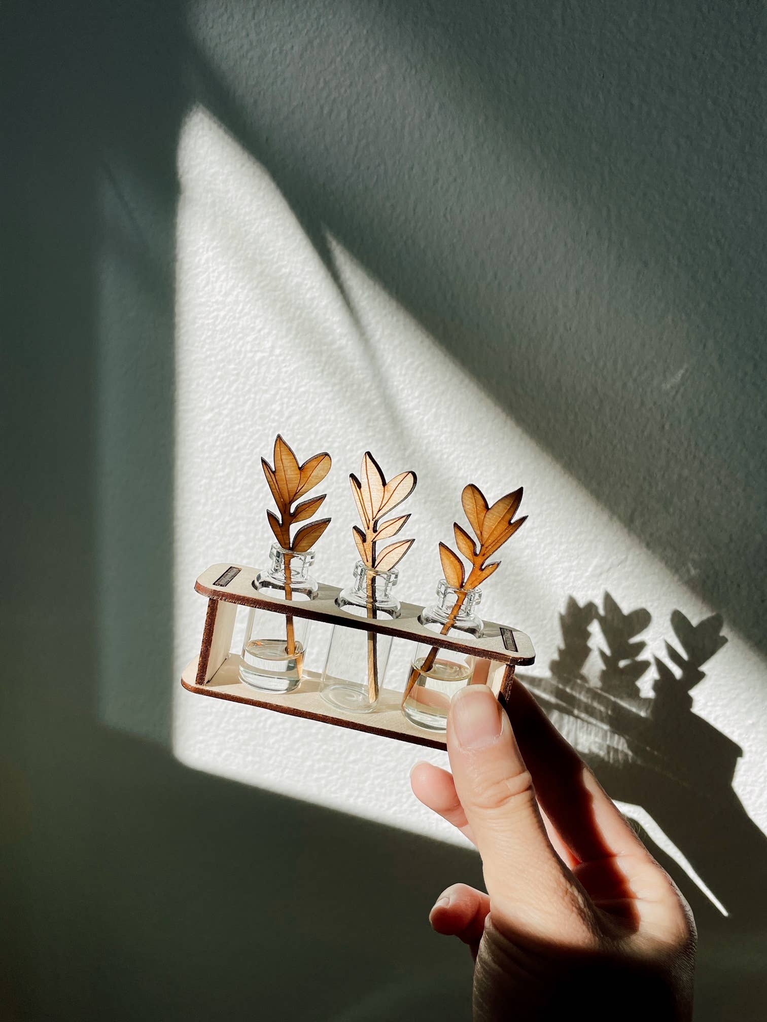 Dainty Little Tiny Things - Wholesale Electronic Diffuser - Tiny Plant Propagation Leaf Diffusers8