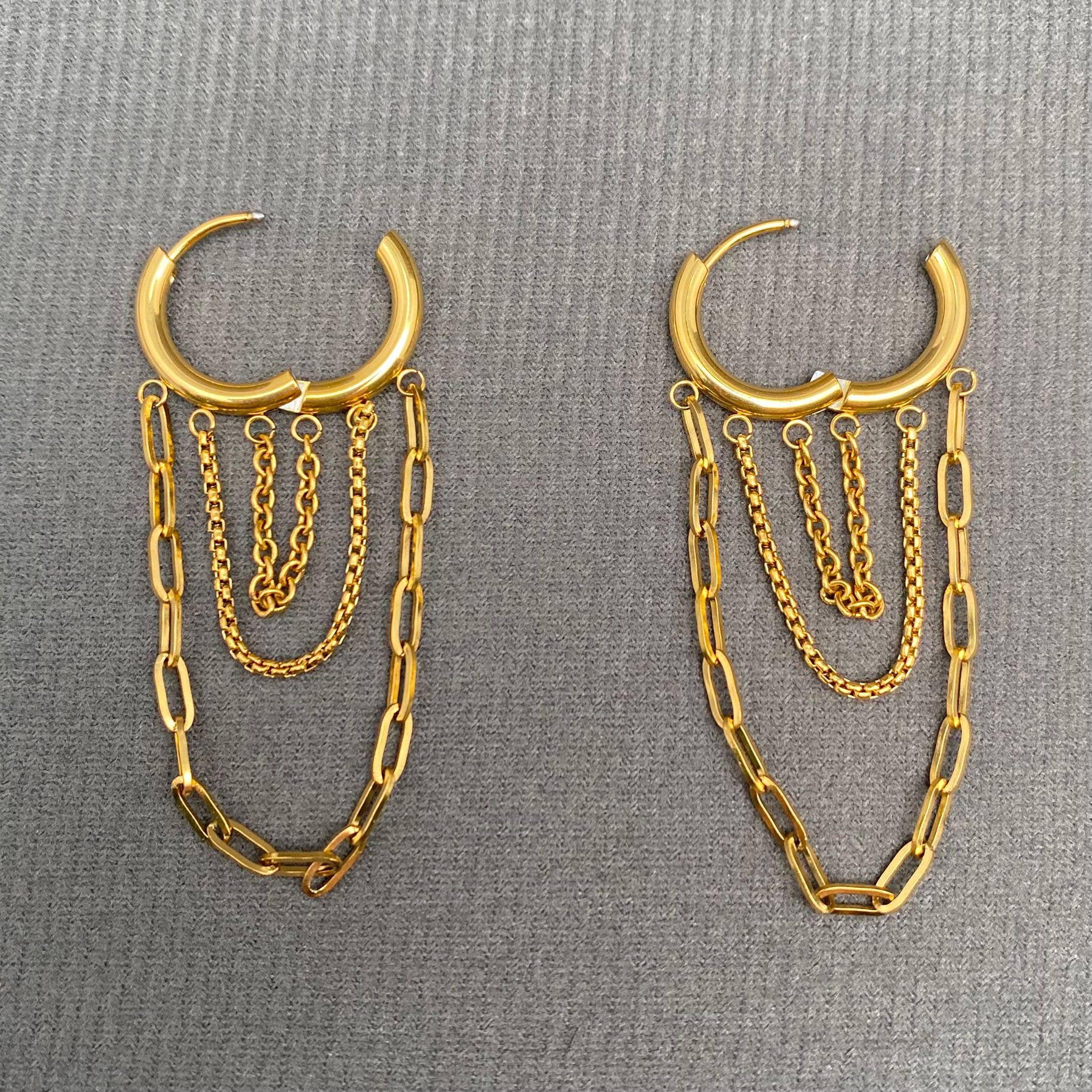 Mio Queena - Wholesale Huggie Earrings - Chain Fringe 18K Gold Plated S.Steel Huggie Earrings - FGS2