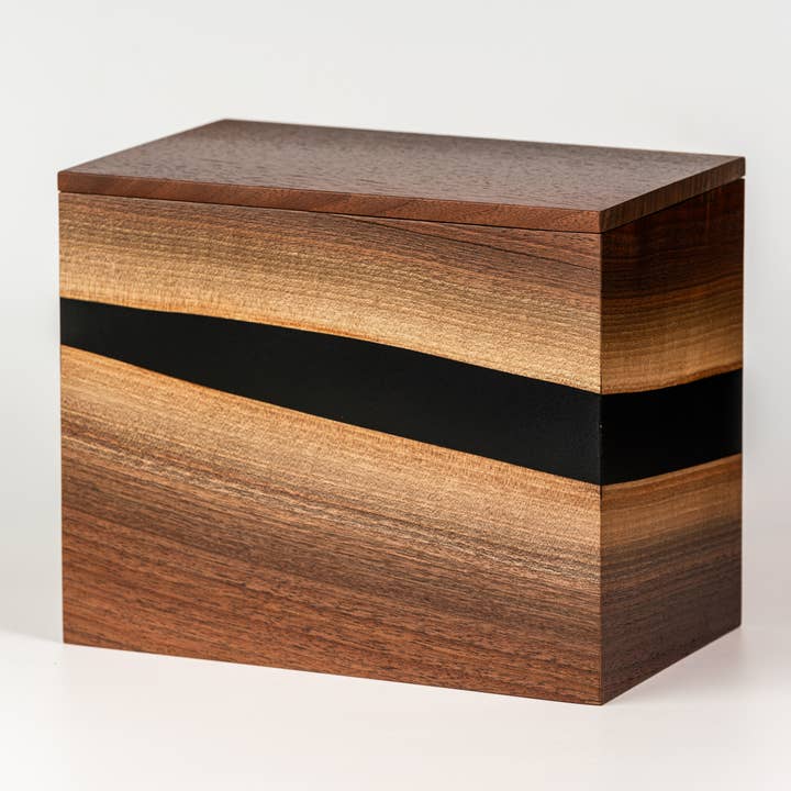 L'urne Windsor - Urne 10 sur 15 pour la vente par The Legacy Urn Company