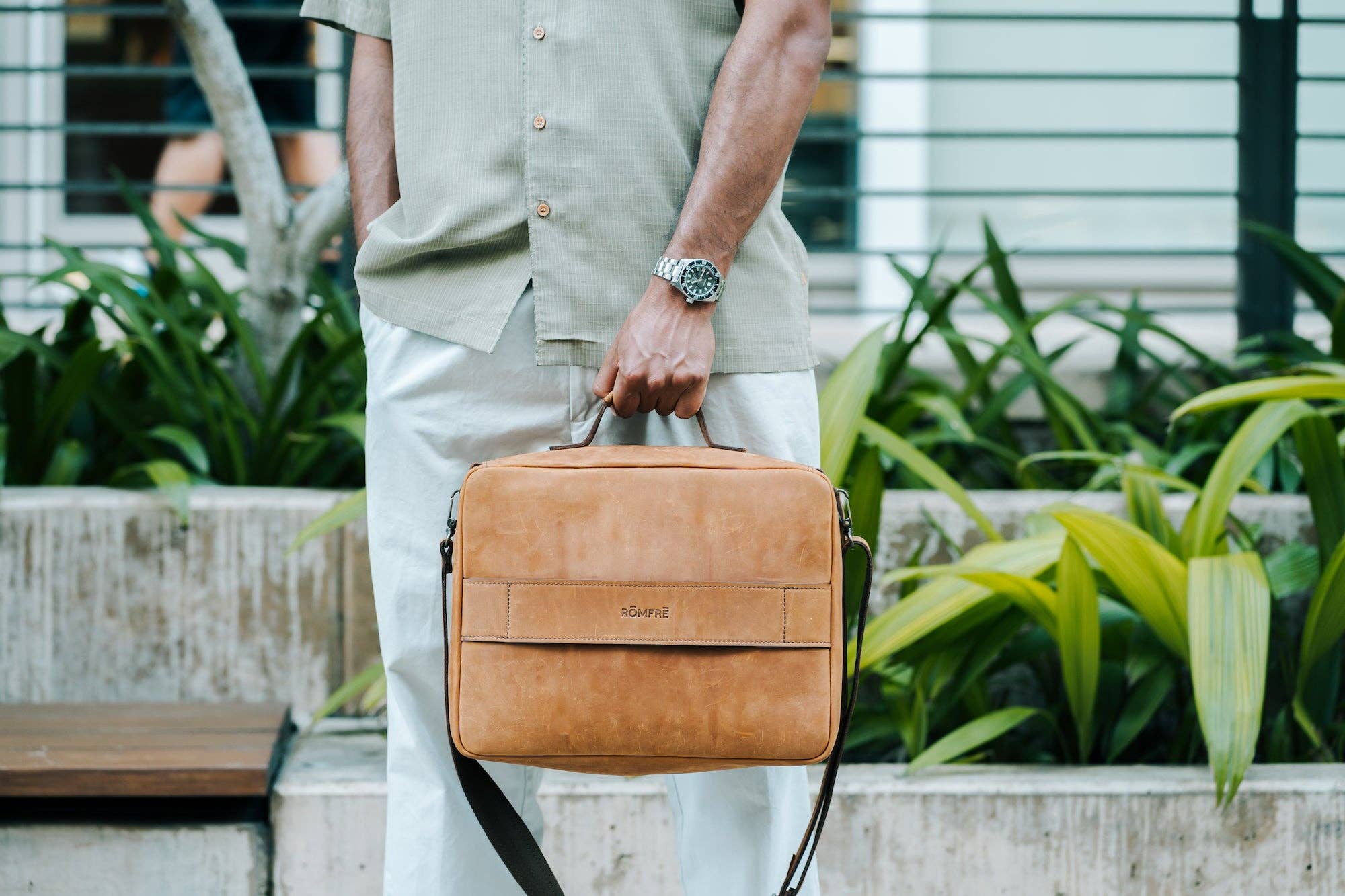 Rōmfrē Travel Co. – Großhandel Weekender-Tasche – Herren – CPAP-Reisetasche aus Leder12