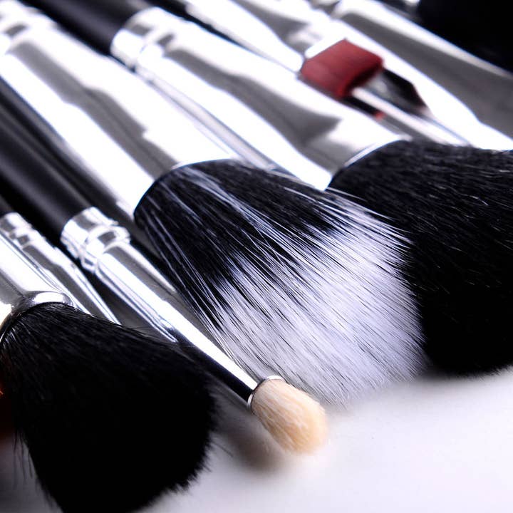 My Wholesale Warehouse - Wholesale Make-upkwastenset - IB Essential Make-upborstelset van 15 stuks9