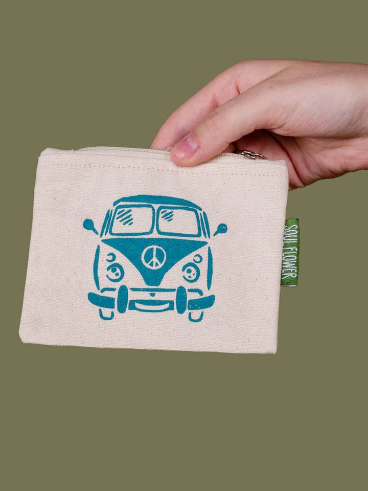 Petite Pochette à Fermeture Éclair Hippie Bus pour la vente par Soul Flower