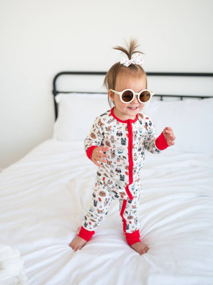 Freiheits-Hunde (Umwandelbare Reißverschluss-Strampler) für den Großhandel von DreamLet