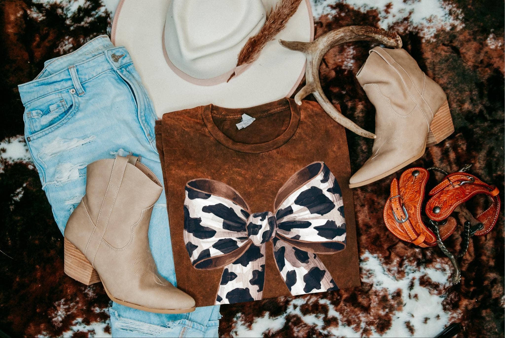 Buckin Barn Wholesale - Wholesale Tunic - Women's - Cow print bow 0