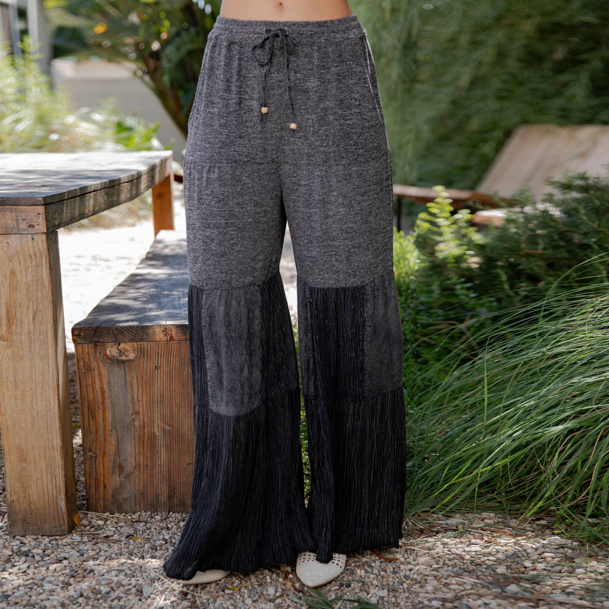 Young Threads - Vendita all'ingrosso Pantalone - Donna - Pantaloni lunghi in denim ispirati al boho con toppa solida (nuovo colore)24