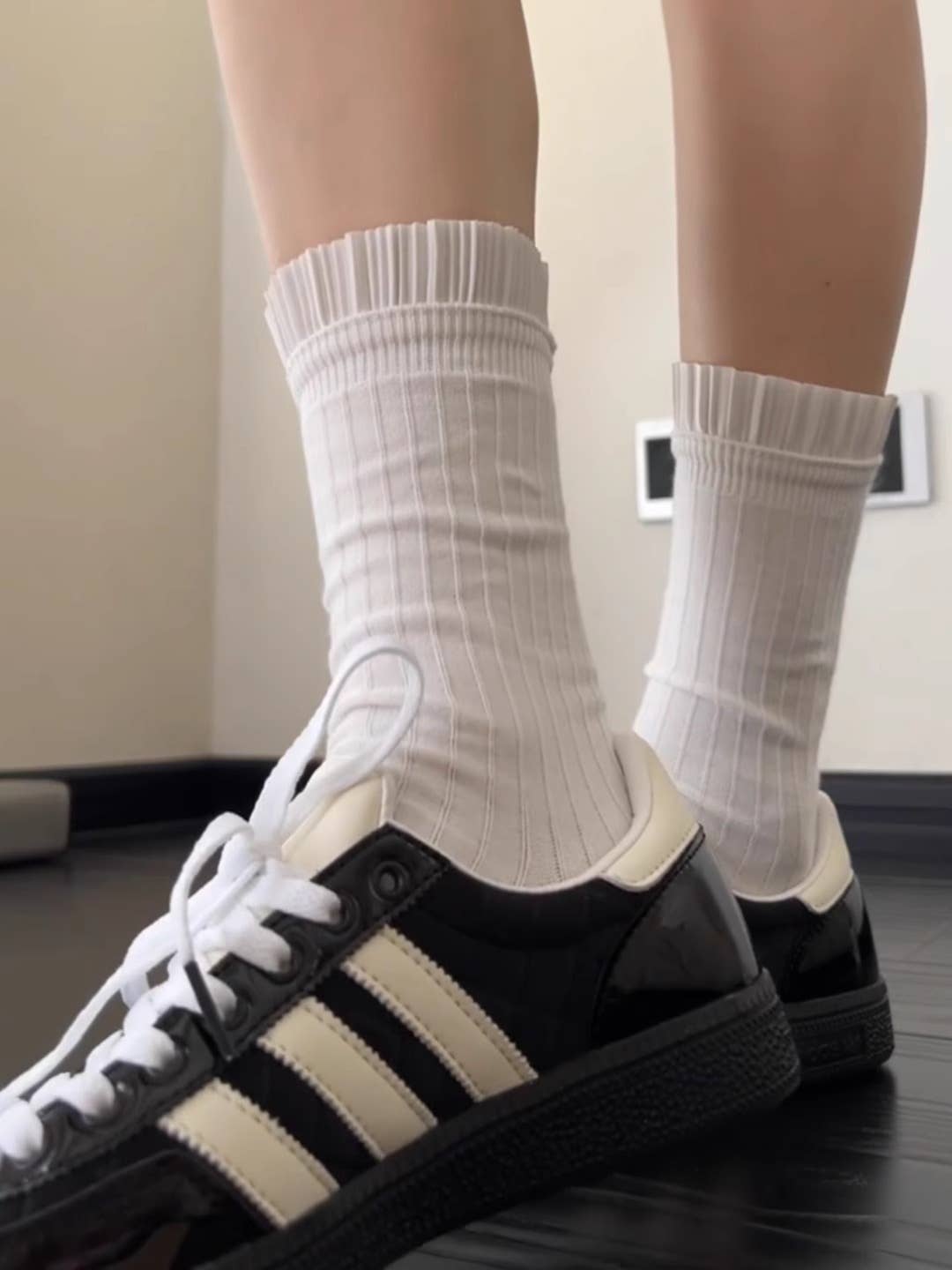 LadyJuneAccessories - Wholesale Socks - Women's - Classic Sport Crew Socks – Everyday Retro Style Must-Have5