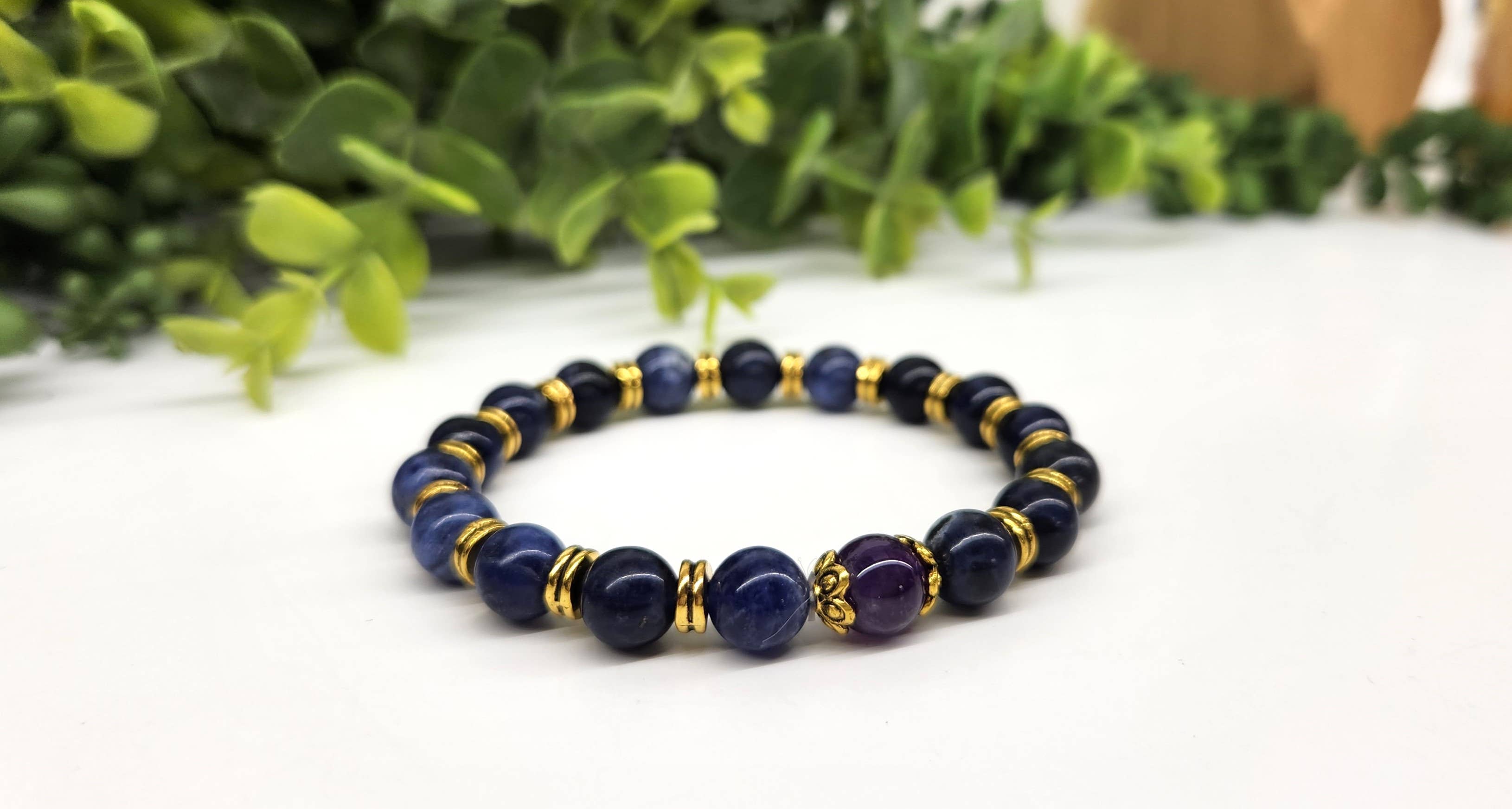 Meraki Gemstones - Wholesale Beaded Bracelet - ANXIETY SUPPORT - Sodalite/Amethyst (center) with Gold color1