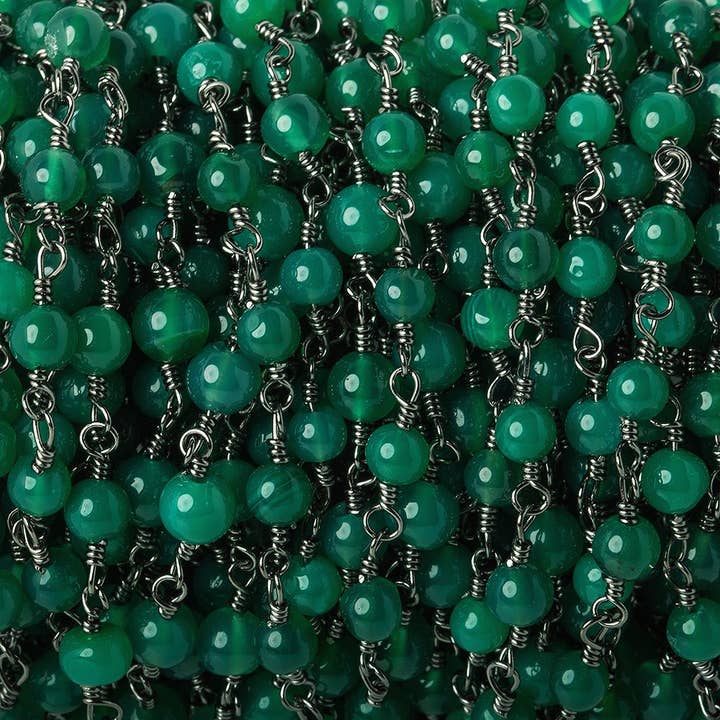 Cadena a pie de ónix verde, redonda, lisa, chapada en oro negro, de 4,5 mm, 26 cuentas para venta al por mayor de The Bead Traders