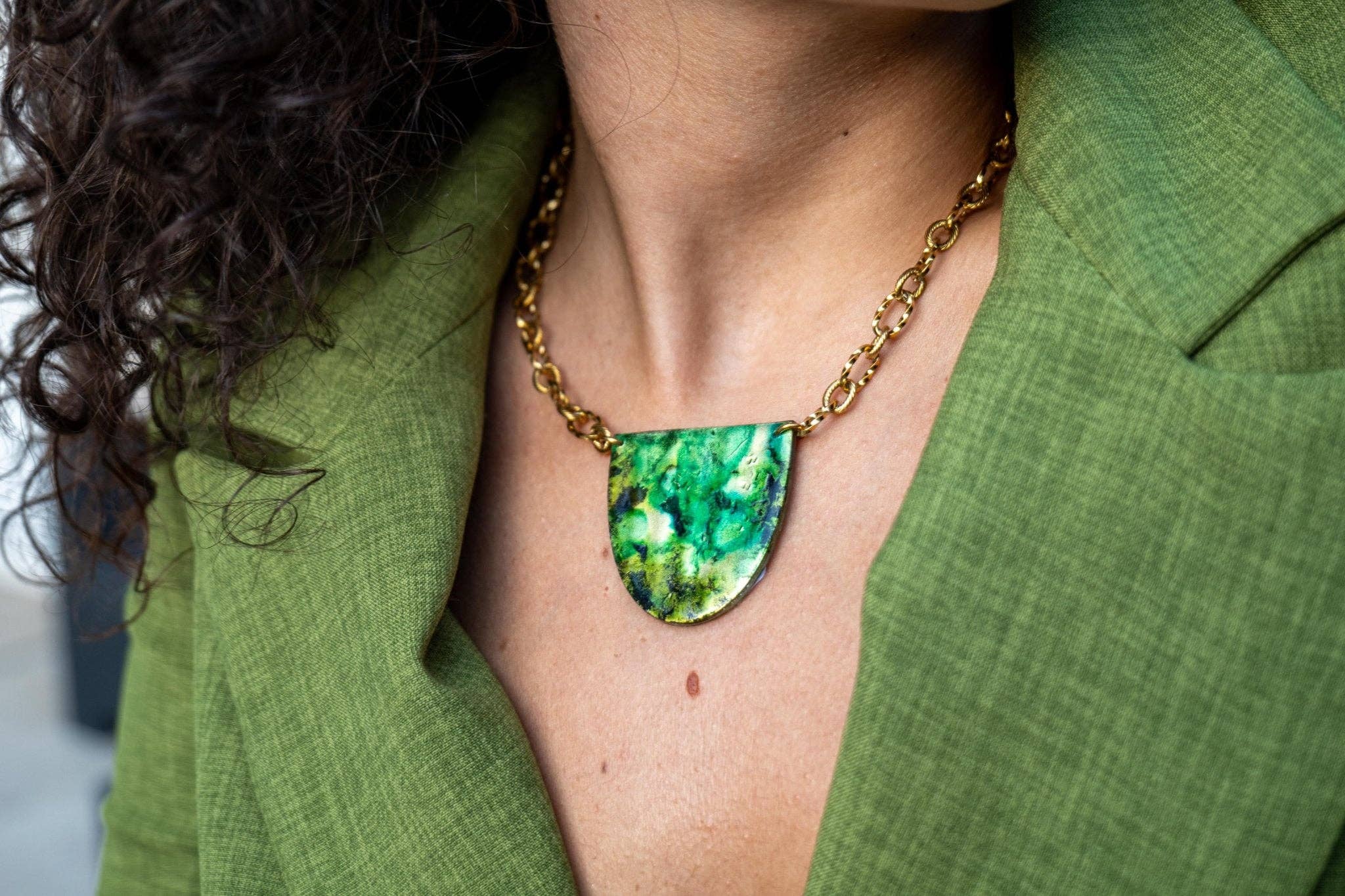 OE! - Vendita all'ingrosso Collana con ciondolo/pendaglio - ESPLOSIONE - Collana corta con ciondolo8