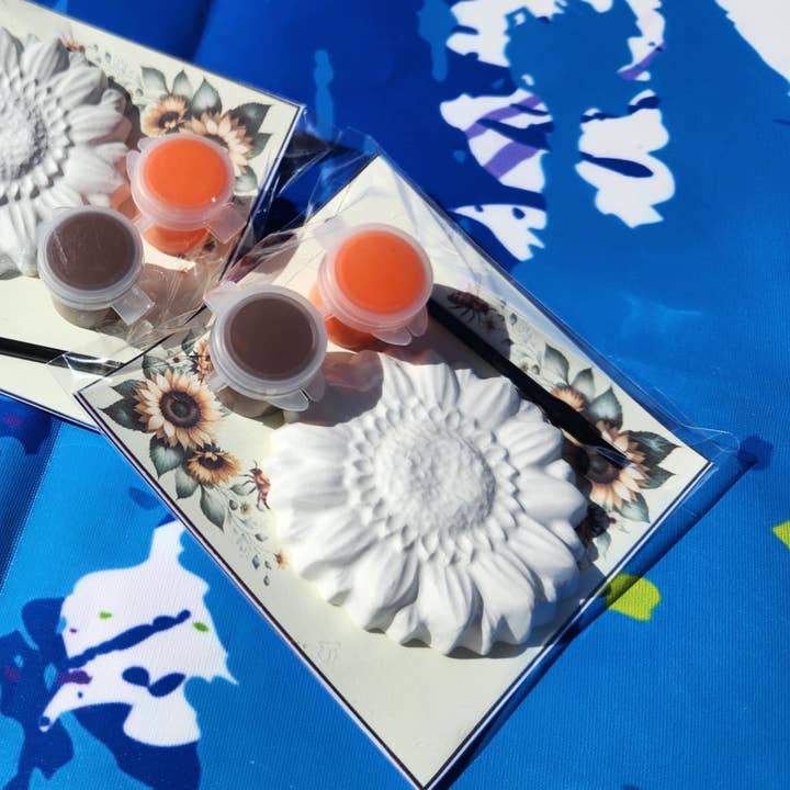 Zonnebloempleisterverfsets voor kinderen — doe-het-zelf schilderwerk voor wholesale door Snazzy Crayons