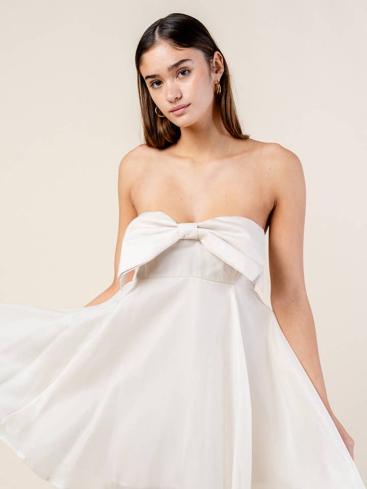 BD12503B / ORGANZA-GROßE-SCHLEIFE-SCHULTERFREIES-TUBEN-MINIKLEID für den Großhandel von BEIVY & COLLABO