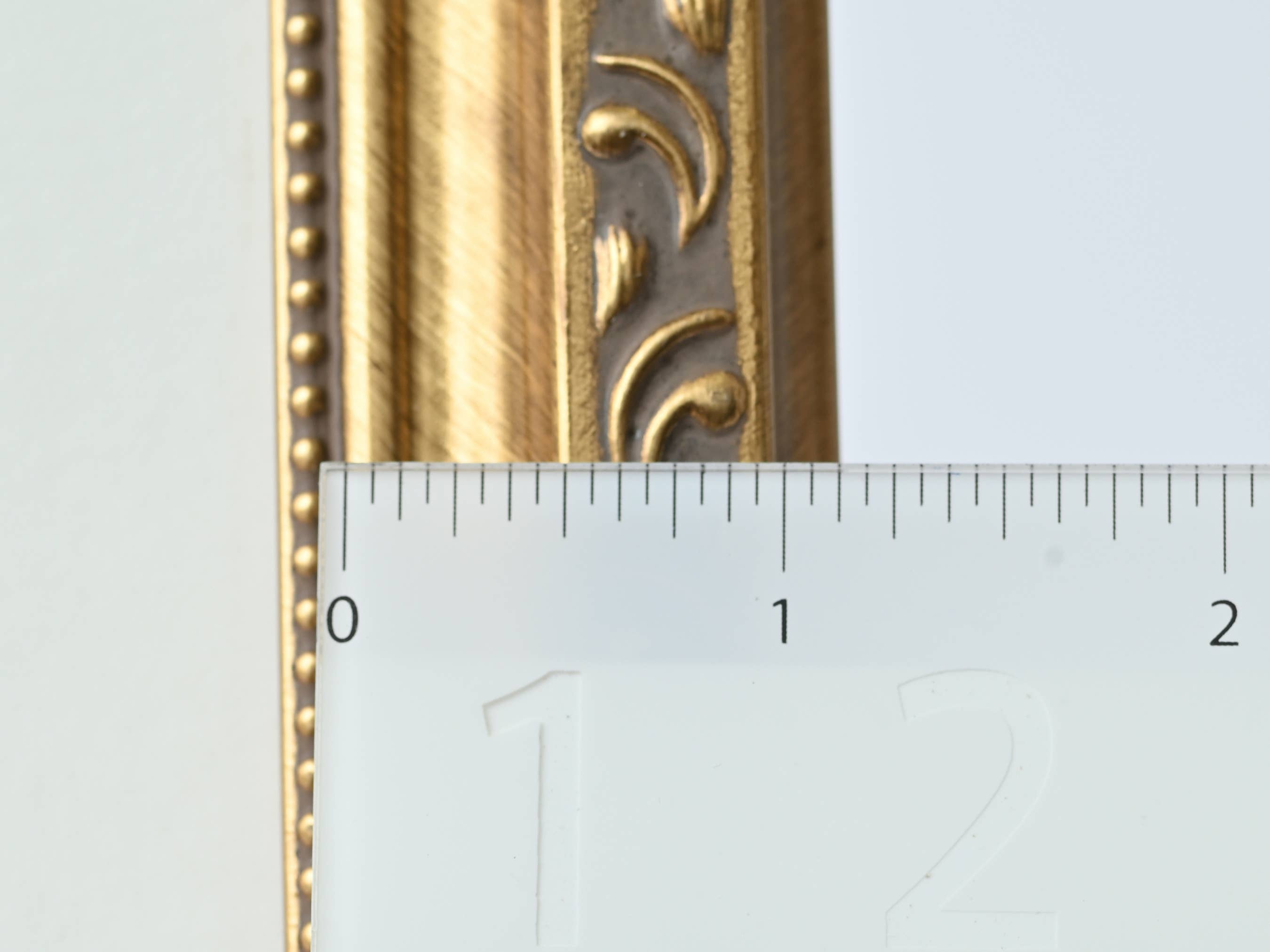 Riveros Frames - Vente Cadres photos - Cadre photo doré avec design vintage et finition brossée6