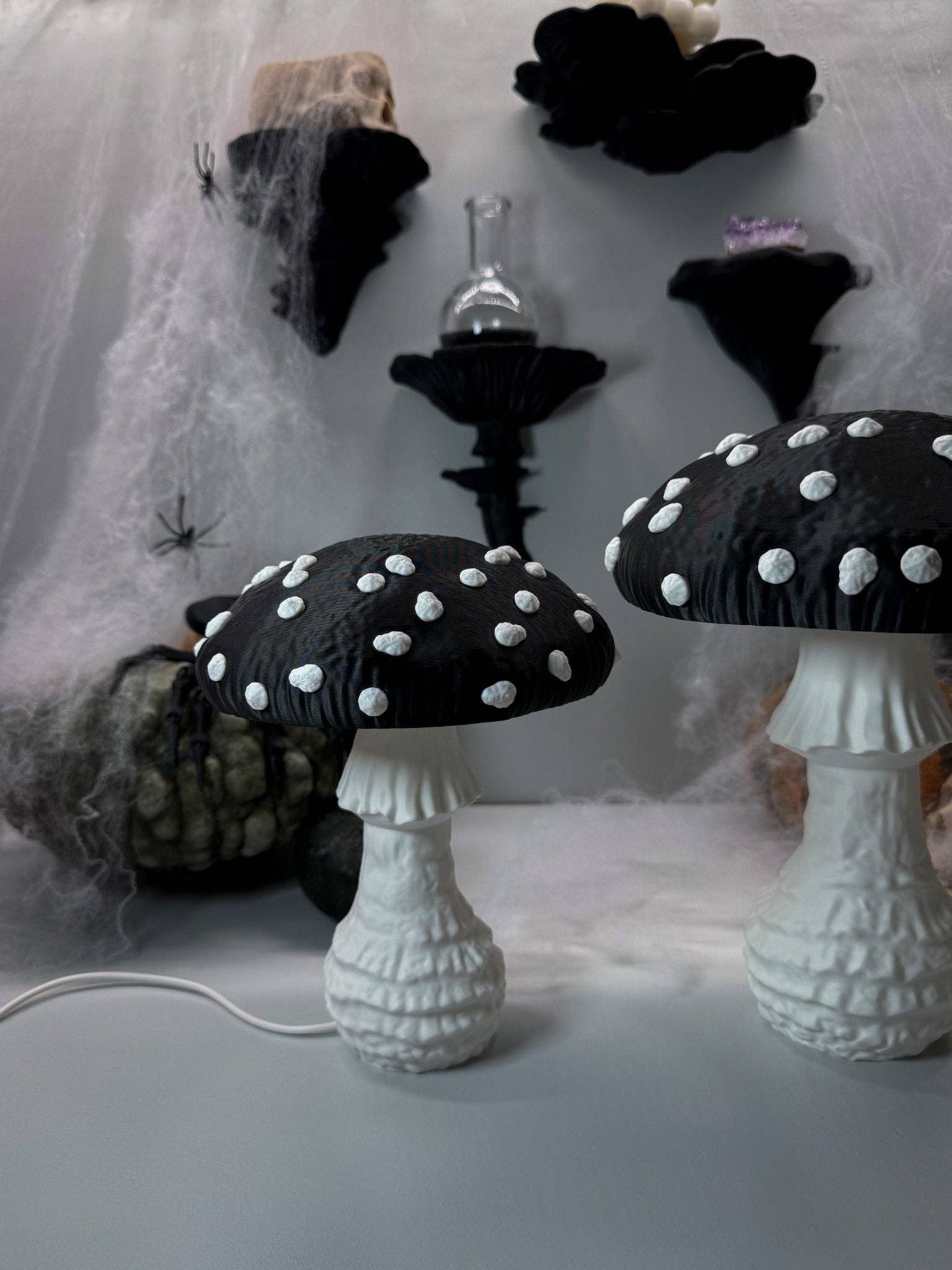 Roomberry - Wholesale Accent/Desk Lamp - Amanita Mushroom Lamp – Magical Table Lamp in Fly Agaric Design for Your Home11