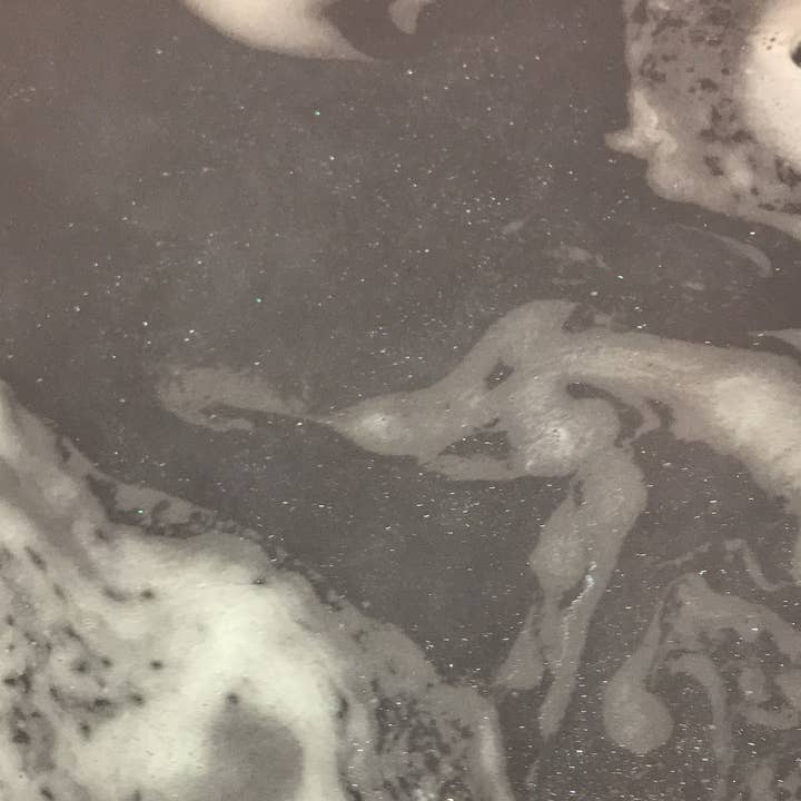 Southern Fleek Bath LLC – wholesale Bath bomb/fizz – Silver Shades of Shimmer Bath Bomb 8oz