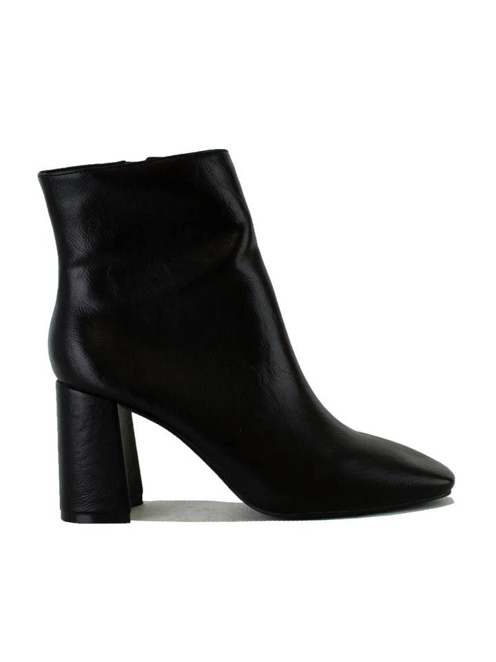 Mars Sky Shoes Wholesale - Wholesale Booties - Women's - Beast Fashion KETSBY-11 Women Classic Plain Ankle Booties