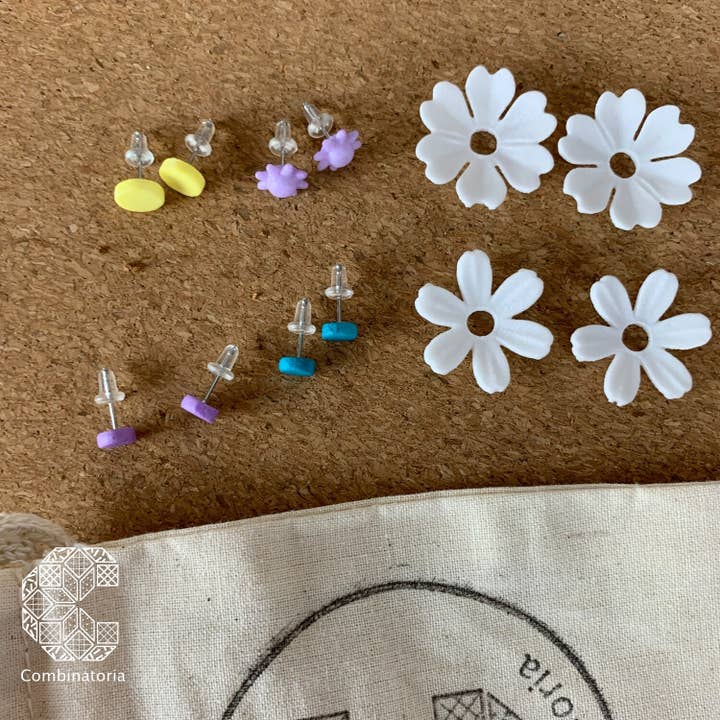 Grand ensemble de boucles d'oreilles modulaires imprimées en 3D florales pour la vente par Combinatoria
