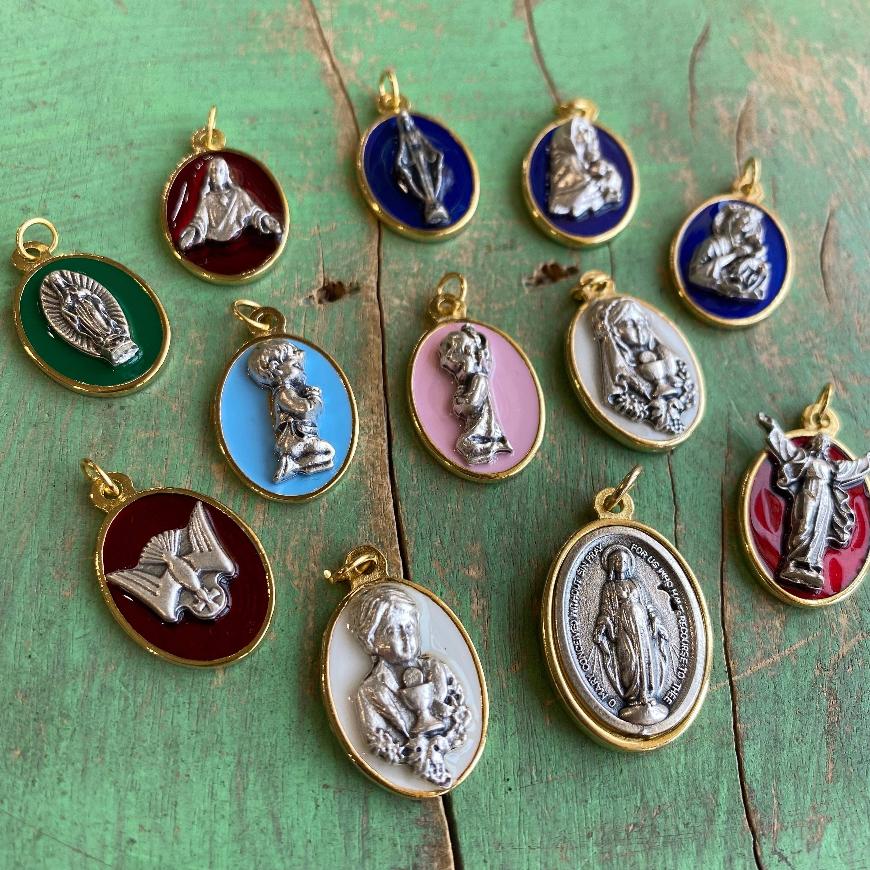 Love and Honor Jesus LLC - Wholesale Individuele bedel/hanger - Italiaanse ovale tweekleurige devotionele medailles18