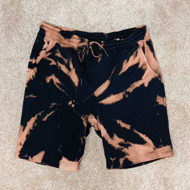Bleach Fleece Shorts: Spiral for engroshandel hos Dizzy Dyes, LLC