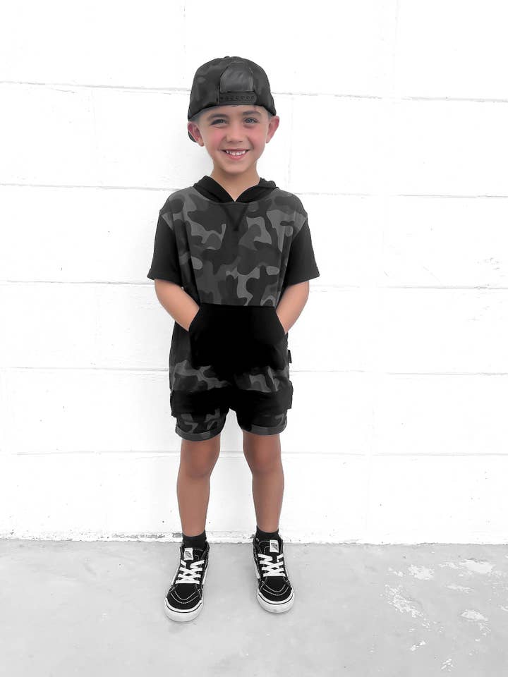 Remi + Rae Co. - Wholesale Hoodie - Kids - BAMBOO SHORT SLEEVE HOODIE - BLACK OPS6