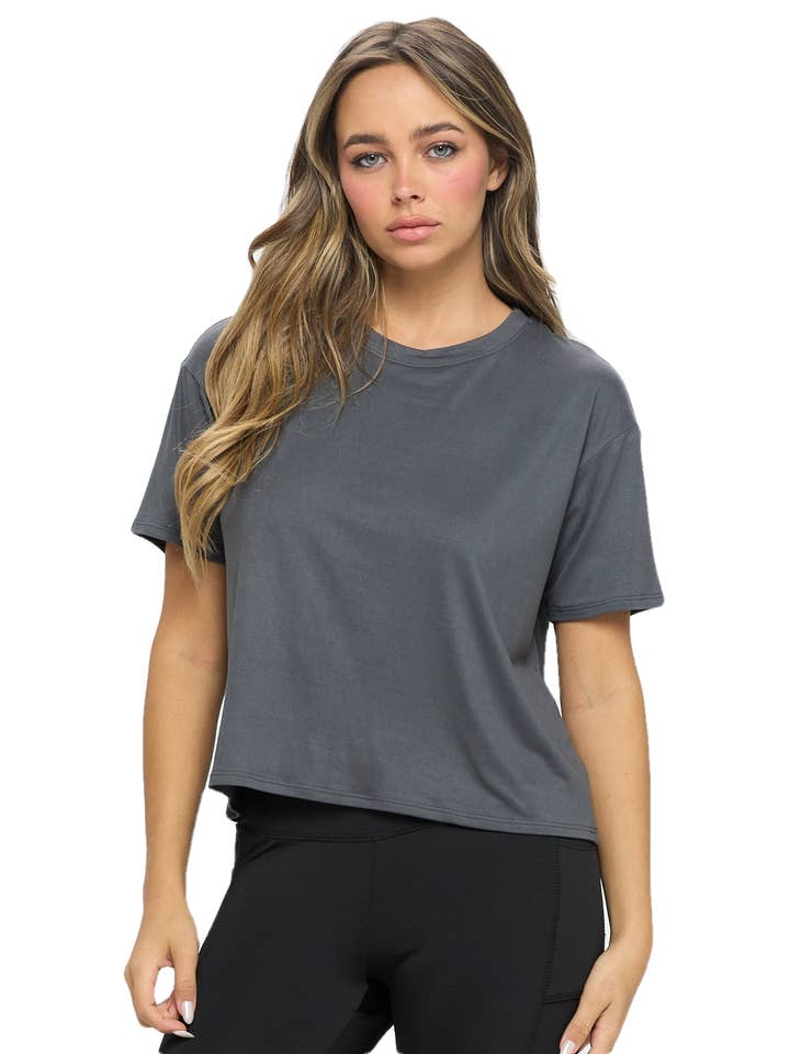 Knit Riot – Engroshandel T-shirt – til kvinder – Kortærmet Boxy Cropped Tee8