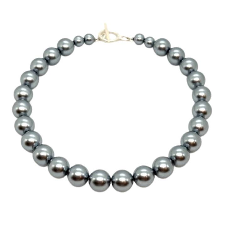 Collier de Perles Grises en Bulle avec Fermoir Argenté Mat pour la vente par Deborah Grivas Designs