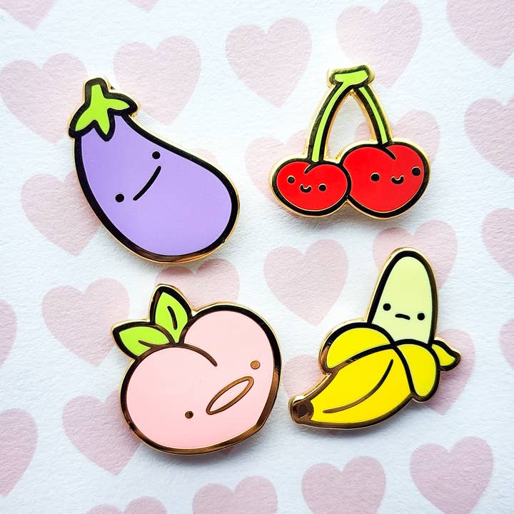 Ensemble d'épingles en émail Suggestive Produce pour la vente par Toku Arts