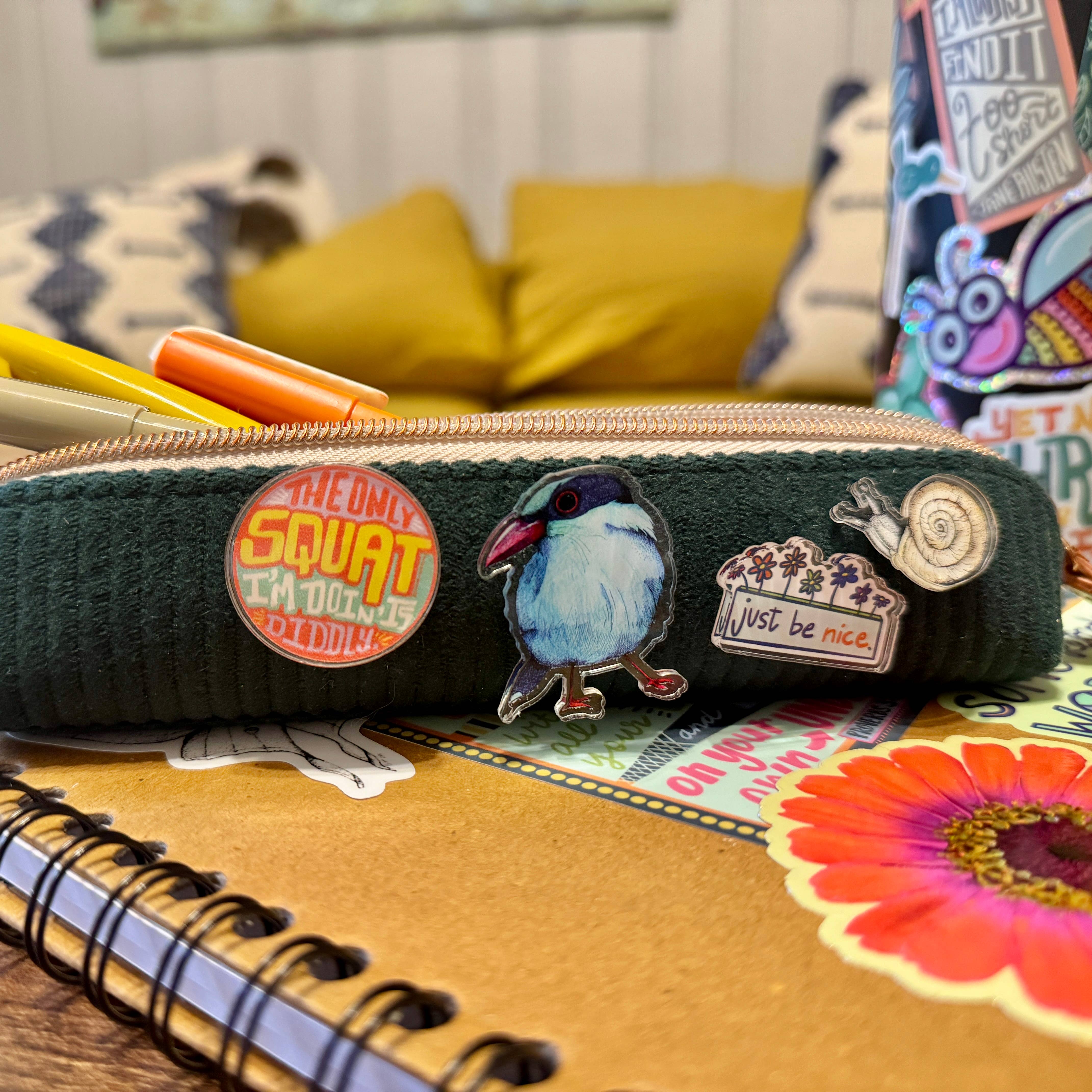 Uncle Dunc's Sticker Shoppe - Wholesale Lapel Pin/Button - Honey Bee Pin2