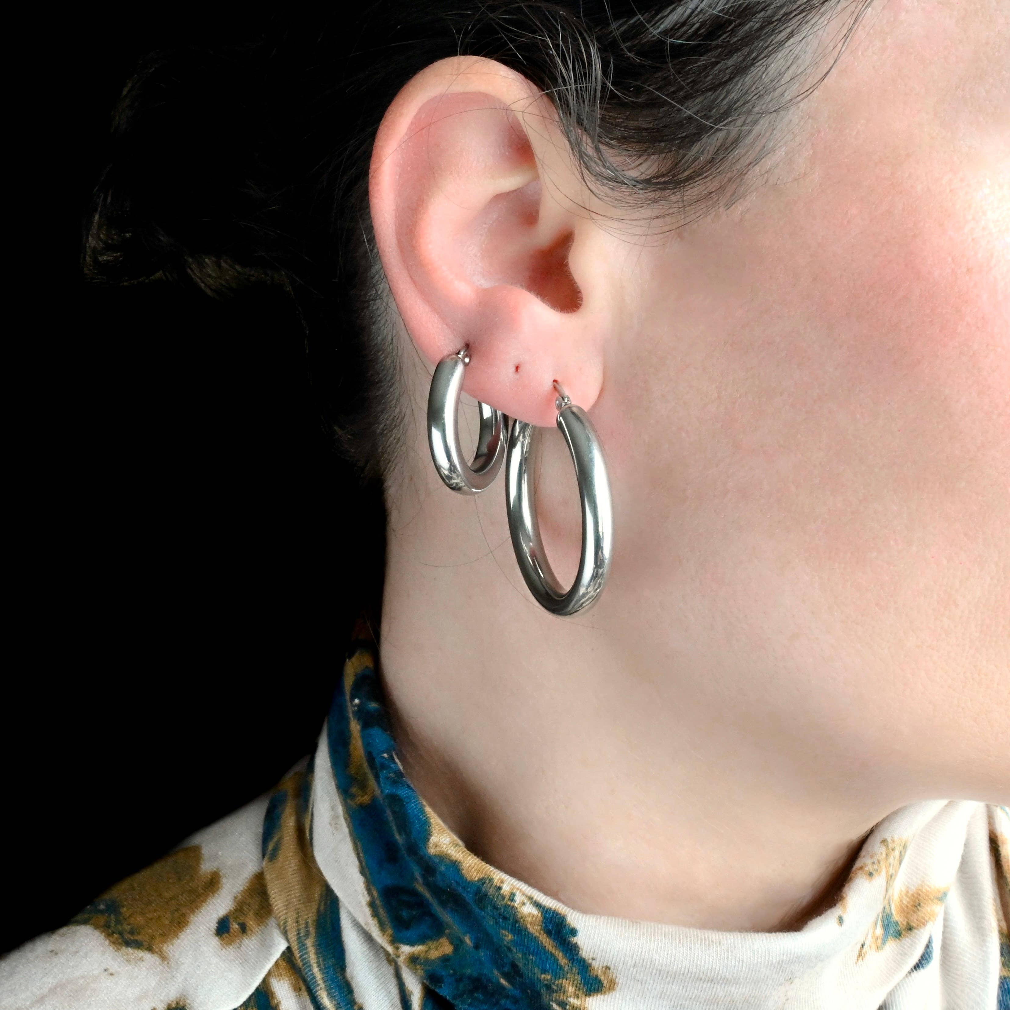 Blueyejewelry - Wholesale Hoop Earrings - 4.5 mm Tunnel Hoops - Waterproof Thick Tube Hoop Earrings4