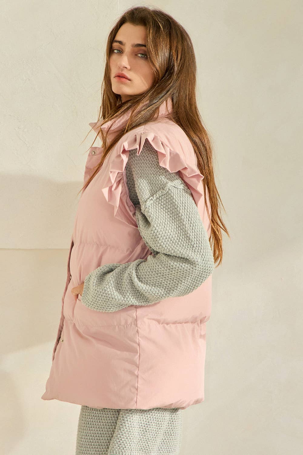 BUCKETLIST INC - Wholesale Outerwear Vest - Women's - IT1813 Ruffle Sleeve Down Vest10