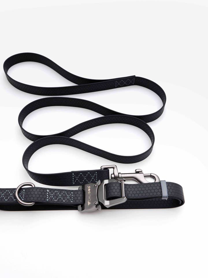 Ensemble collier et laisse imperméables pour chien | CALIDOG (Copy) pour la vente par CALIDOG