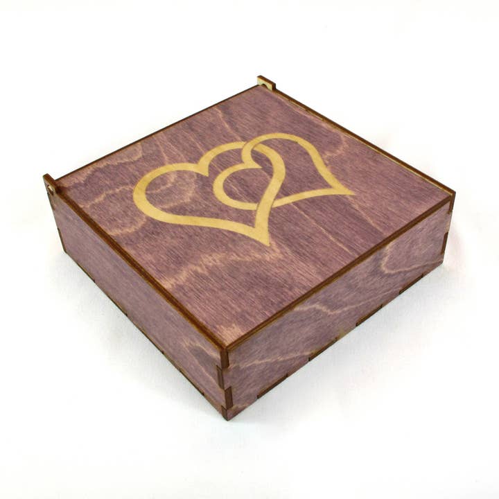 Coffret cadeau carré - Violet pour la vente par Made and Assembled