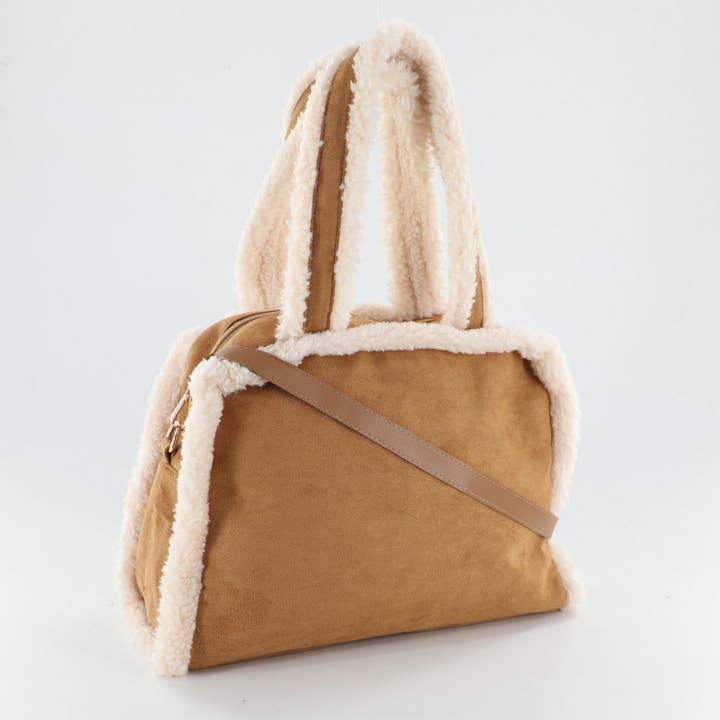 LAURA SHERPA LINED TOTE
15"X 5"X 10" for wholesale by Accent Accessories