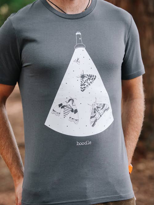 Nattfjärilar i ficklampa ljus - Män för wholesale av Boodle