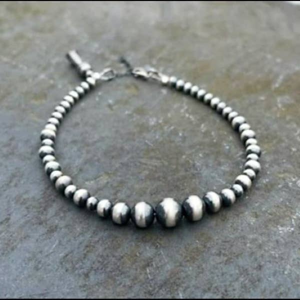 Bracelet Gradué en Perles Navajo pour la vente par Ella Elisabeth Designs