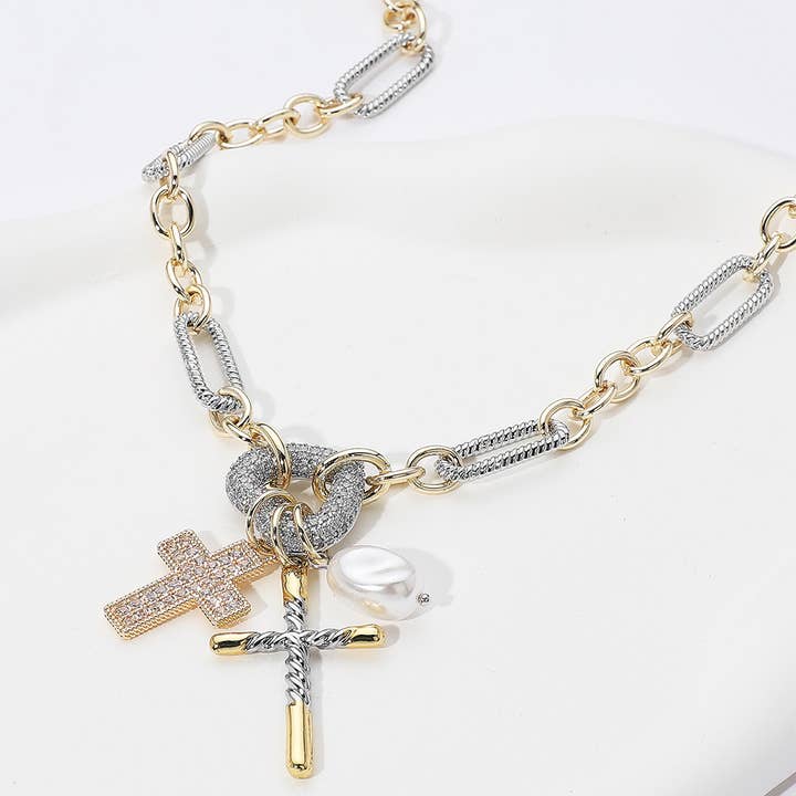 Sensibling Corp. – Colar pingente/pendente por atacado – Colar com Pendente Cruz Coração em Dois Tons Banhado a Ouro 14K com Zircônia Cúbica1