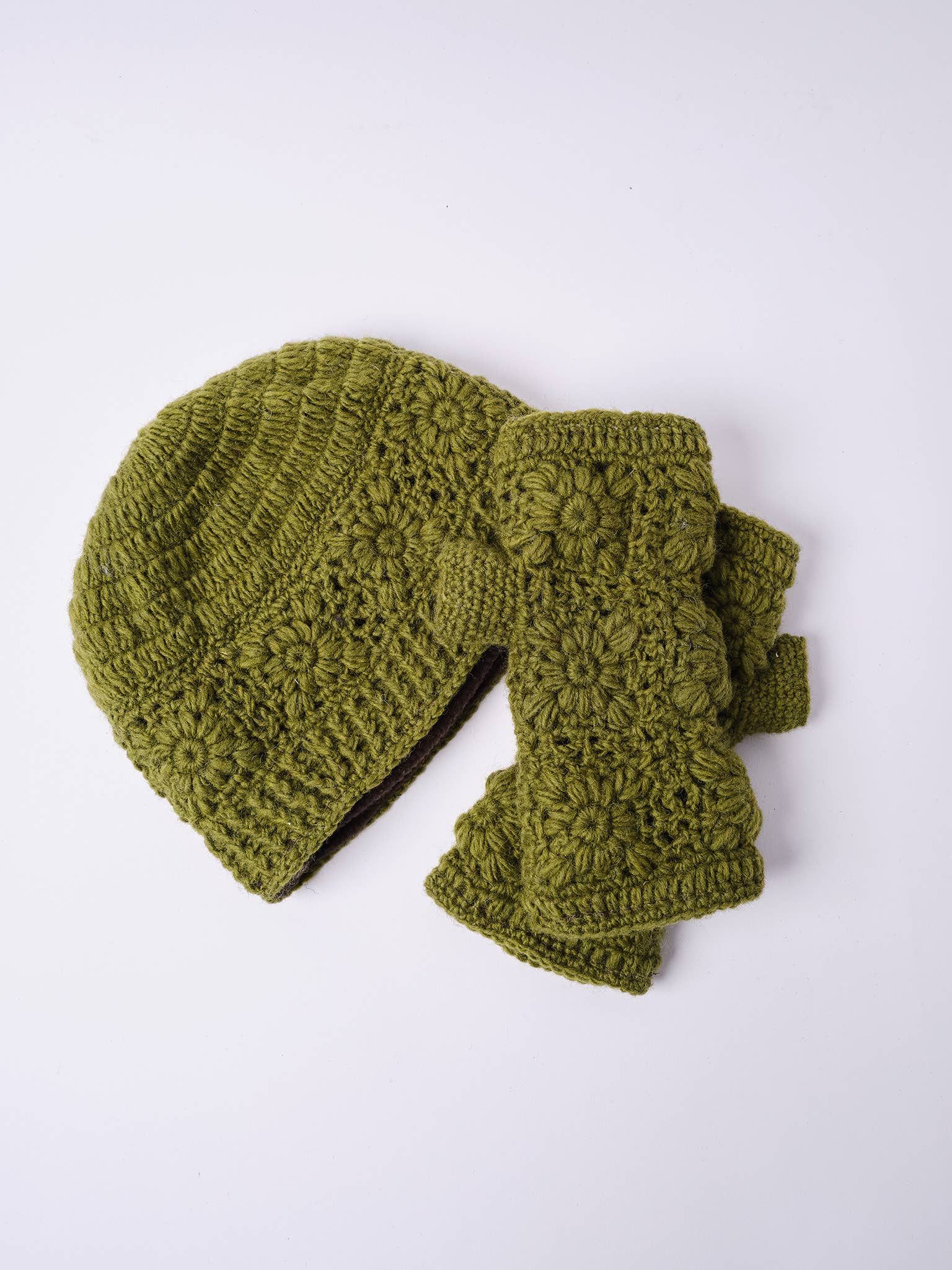 Windhorse Trading Inc - Wholesale Handverwarmer - Gehaakte handwarmer met bloemen. HW70012