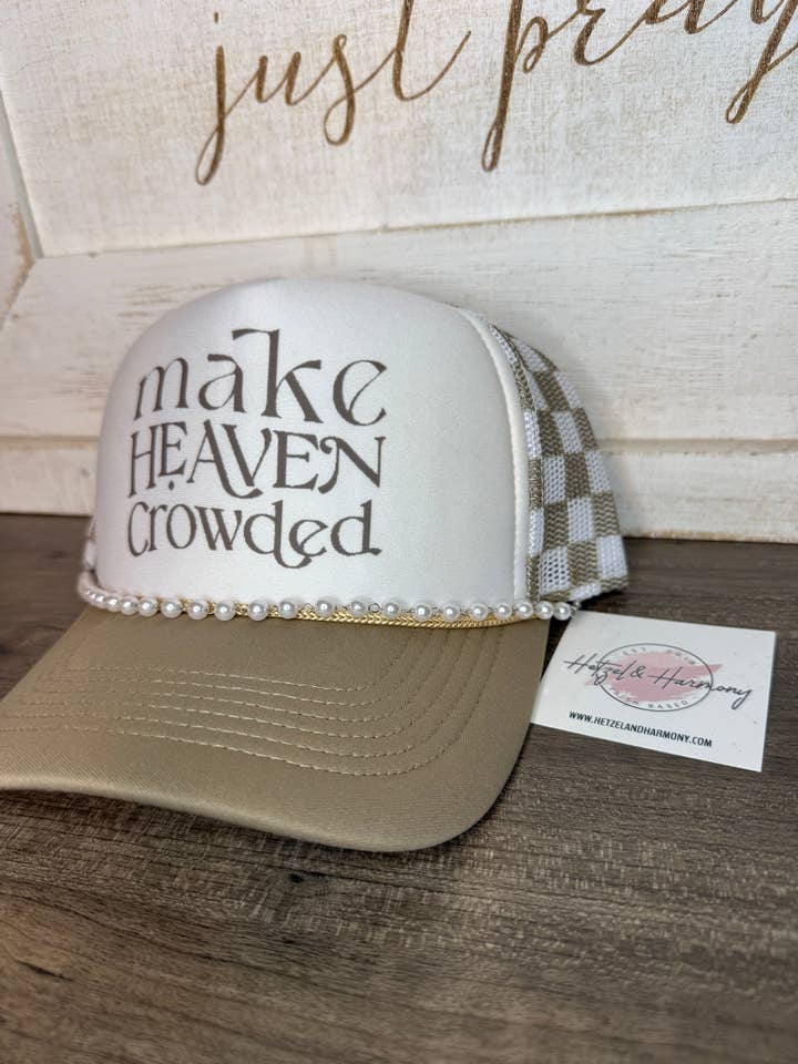 Casquette de camionneur "Make Heaven Crowded" avec chaîne pour la vente par HETZEL & HARMONY