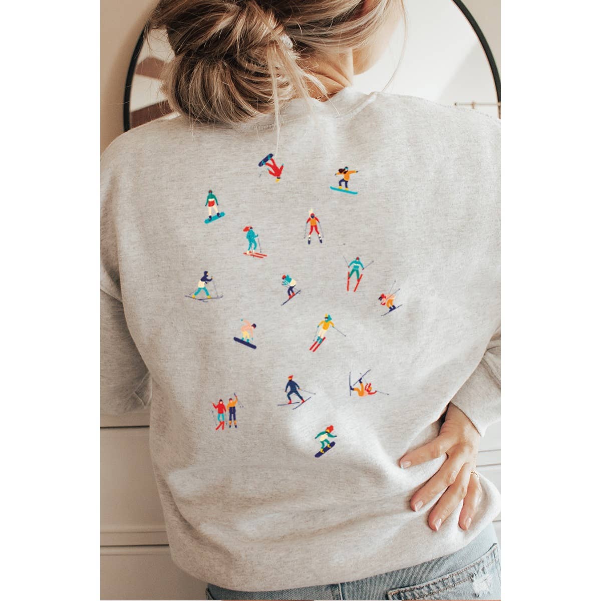 Illustrated Society - Wholesale Sweatshirt - Women's - ASPEN SKI CLUB  GRAPHIC SWEATSHIRTS1