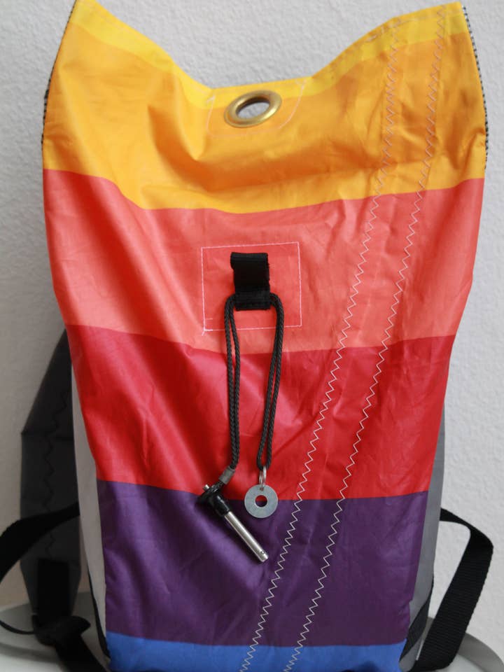 Rucksack - Zentralbölzchen - der kleine Rucki 009 für den Großhandel von Deltabags