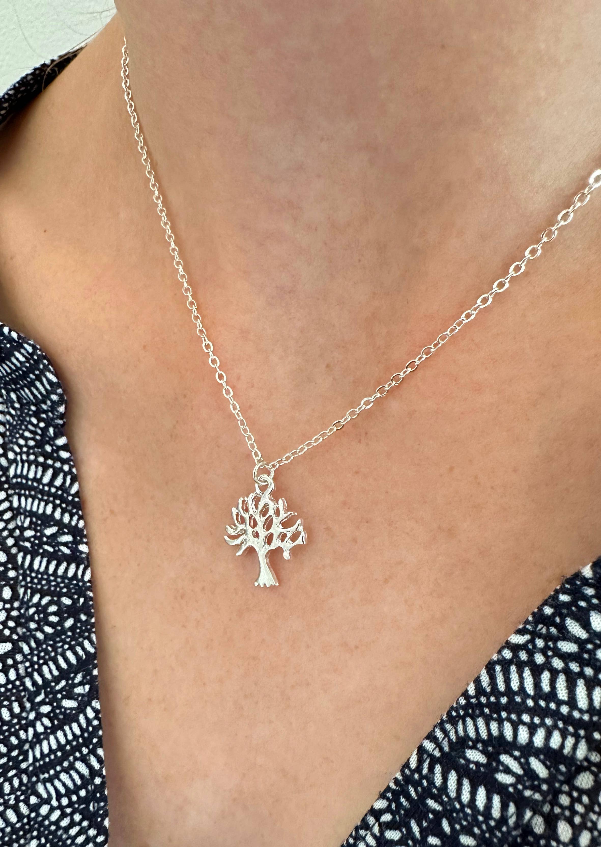 gold Tree of life necklace fashion jewellery silver for wholesale on Faire5