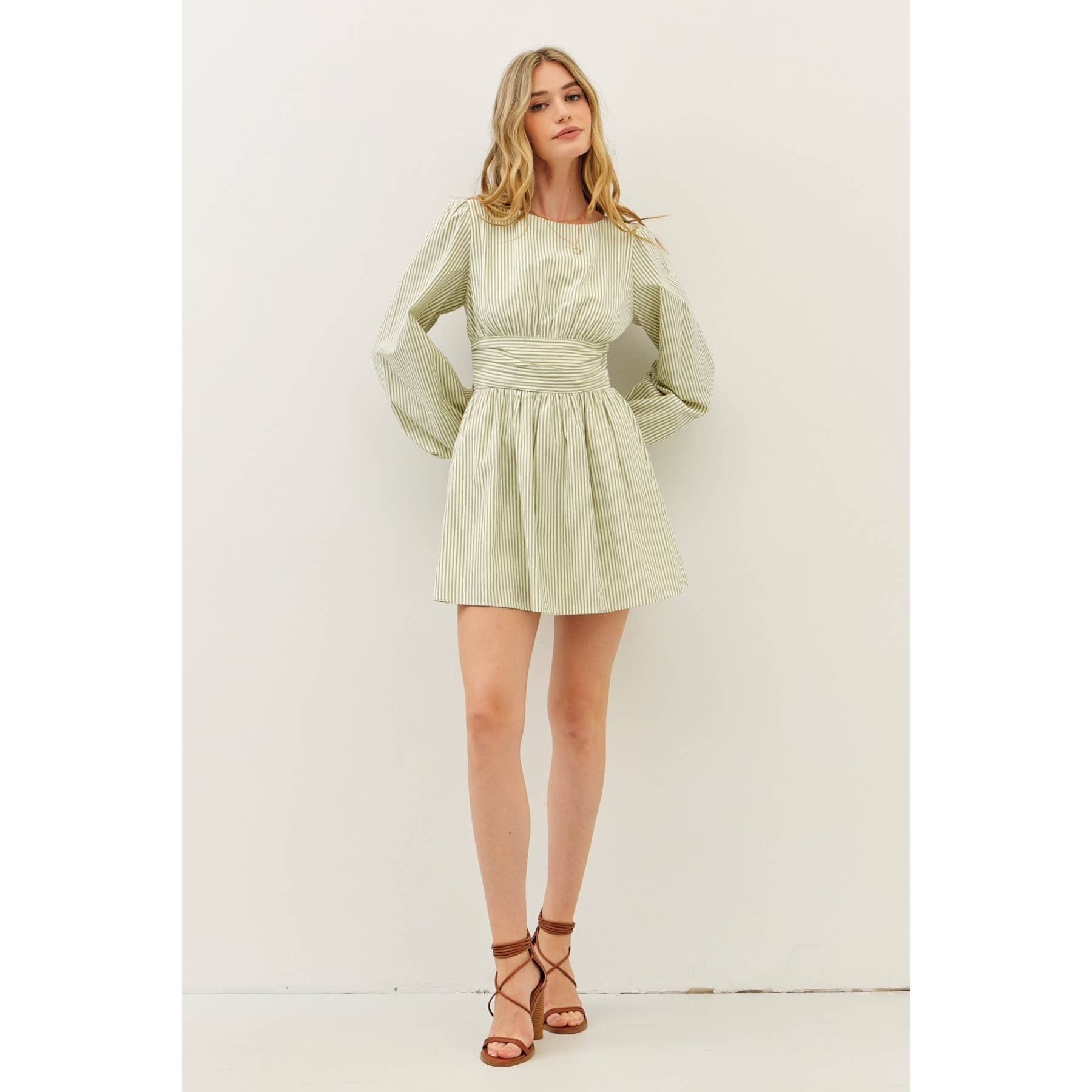 idem ditto - Vente Robe – femme - Mini-robe rayée charme avec dos ouvert dramatique et nœud oversize17
