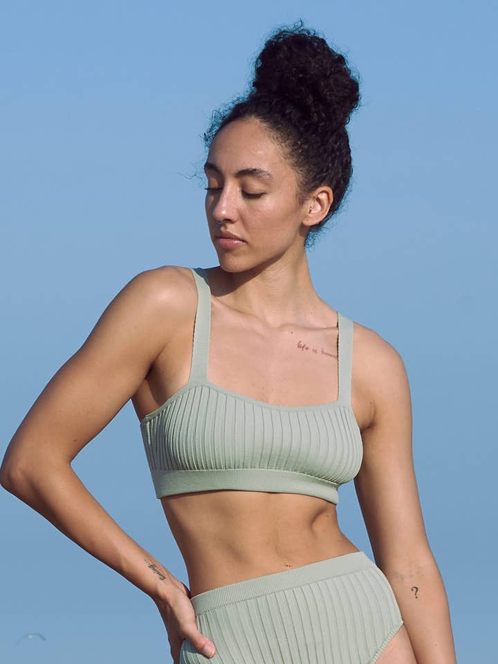 Nicola Top Sage per la vendita all'ingrosso da parte di Deta Knitted Swimwear