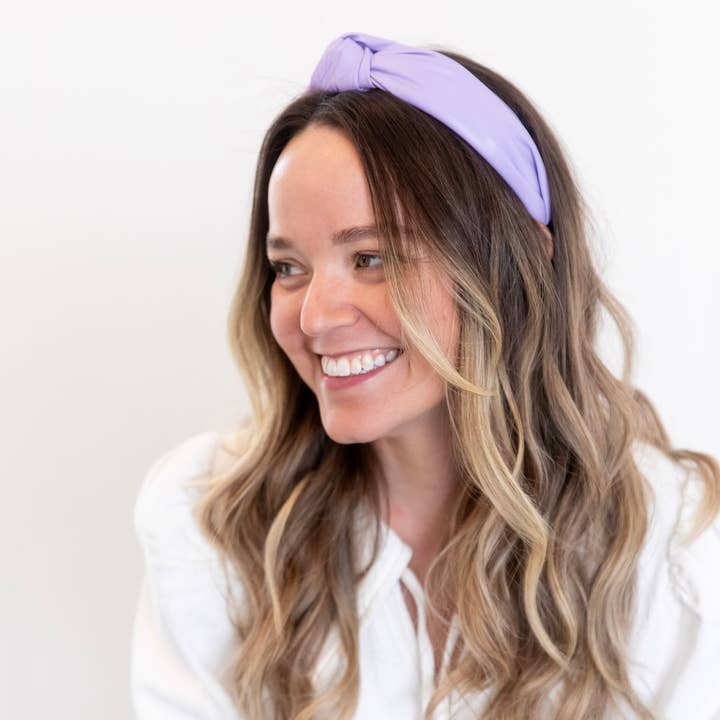 Brooklyn Bandeau - Lilas | Bandeau Nœud Supérieur en Similicuir pour la vente par Headbands of Hope | One Purchased One Donated