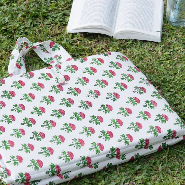 Craftpair – wholesale Travel blanket – Grey Leaf Block Printed Mini Picnic Mattress With Handles - No Tariffs13